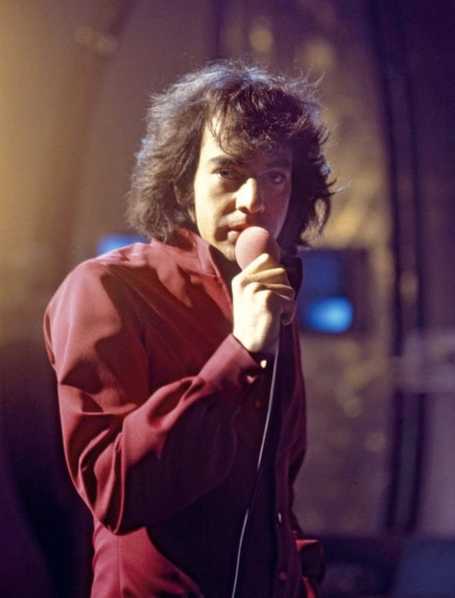 Neil Diamond performing &#8220;I am I said&#8221; in the United States 1971.